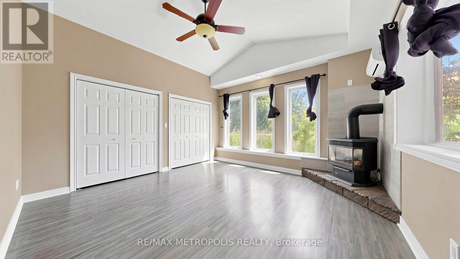 3949 GREENLANE ROAD - 28