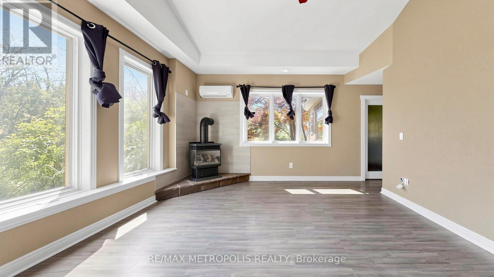 3949 GREENLANE ROAD - 29
