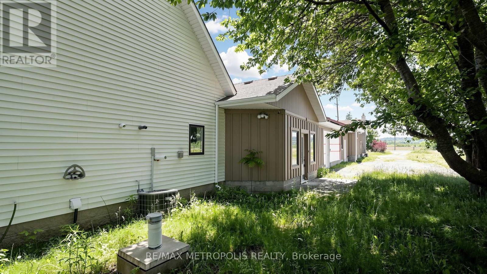 3949 GREENLANE ROAD - 6
