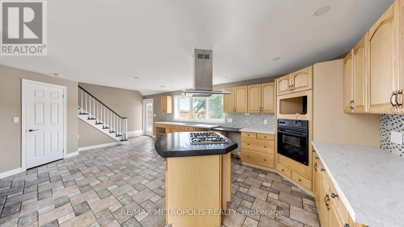 3949 GREENLANE ROAD - 8