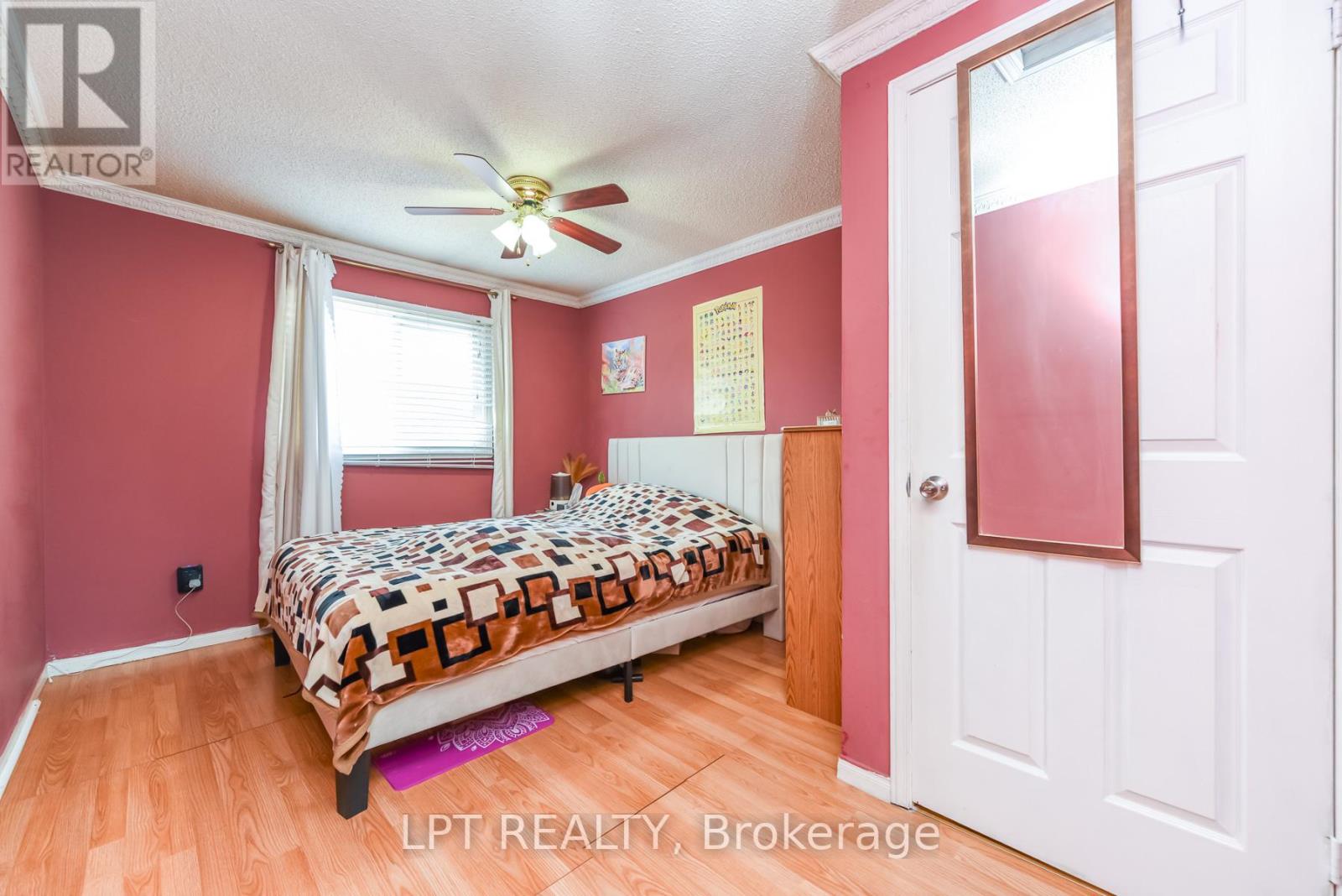 67 KAY DRIVE - 34