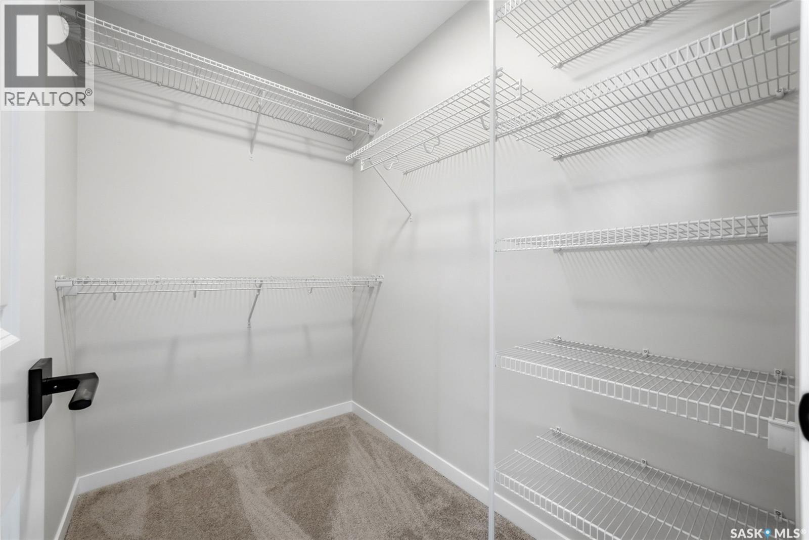 3252 Favel DRIVE - 28
