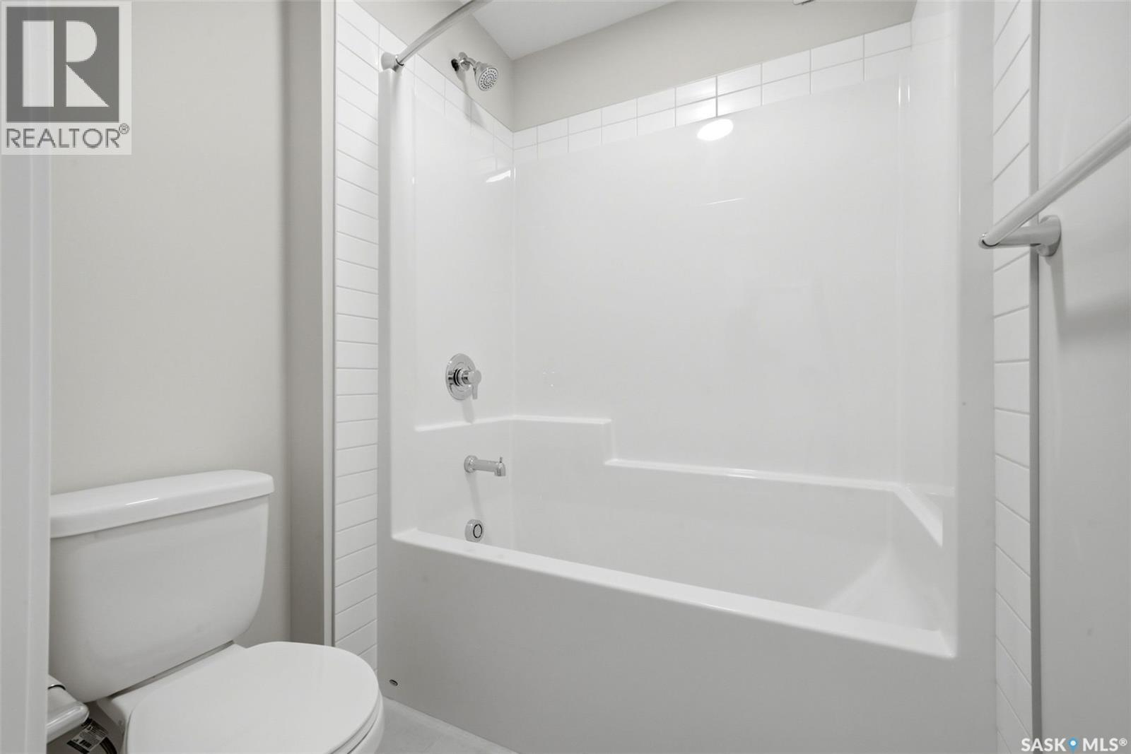 3252 Favel DRIVE - 32