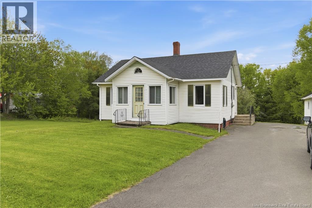 305 Pleasant Drive - 1