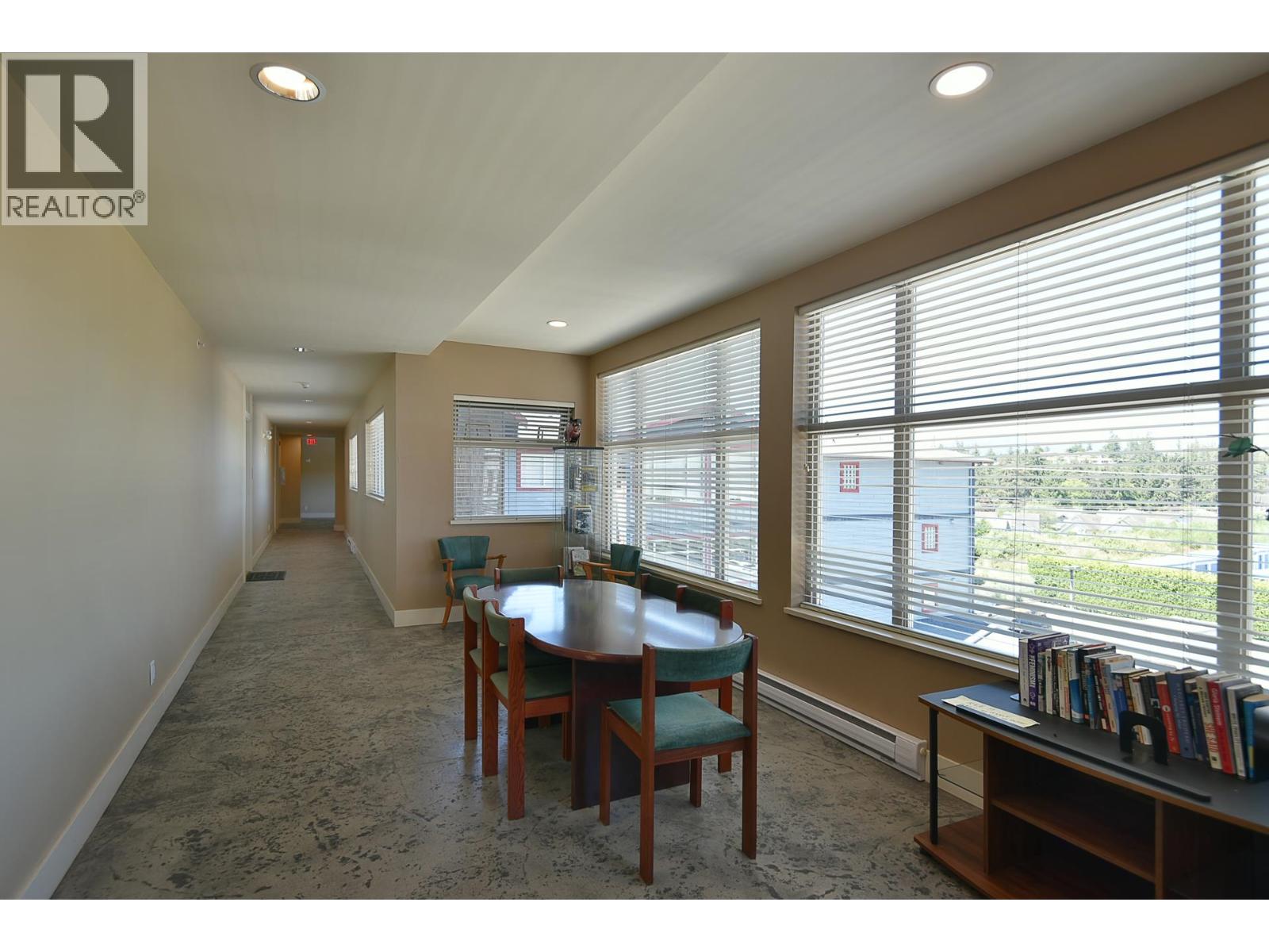 403 5631 INLET AVENUE, Sechelt