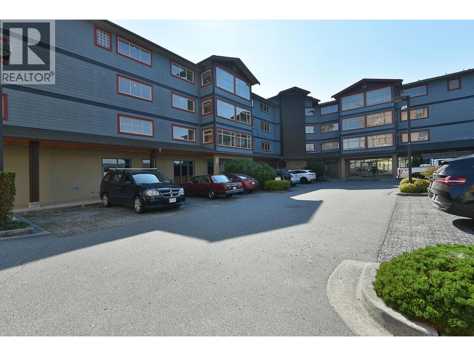 403 5631 INLET AVENUE, Sechelt