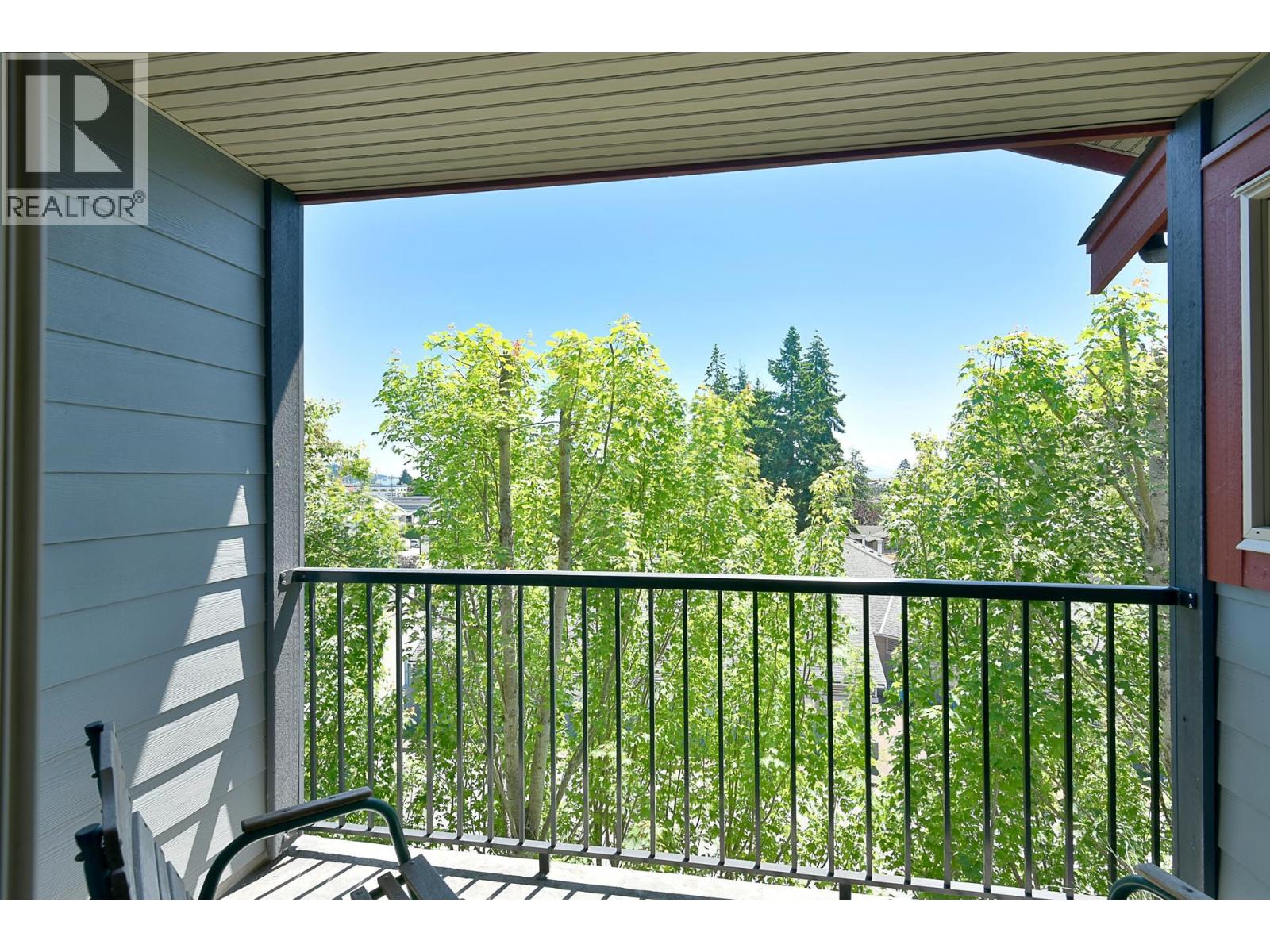 403 5631 INLET AVENUE, Sechelt