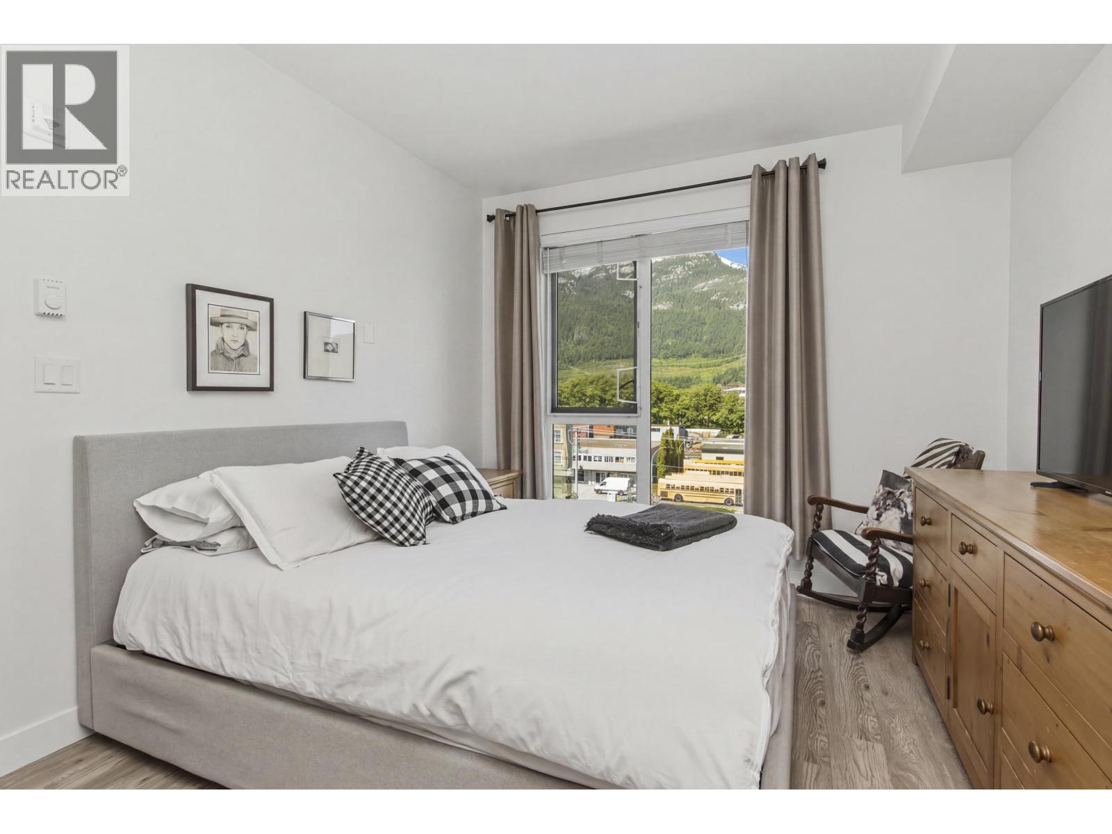 505 37881 CLEVELAND AVENUE, Squamish