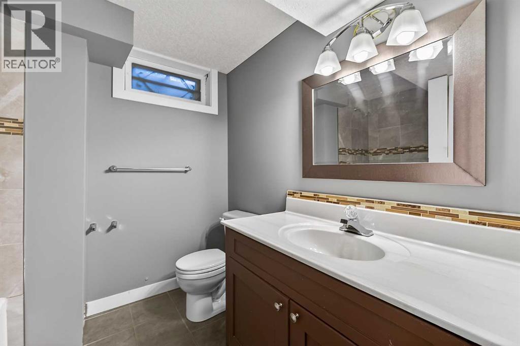 1203 34 Street SE - 23