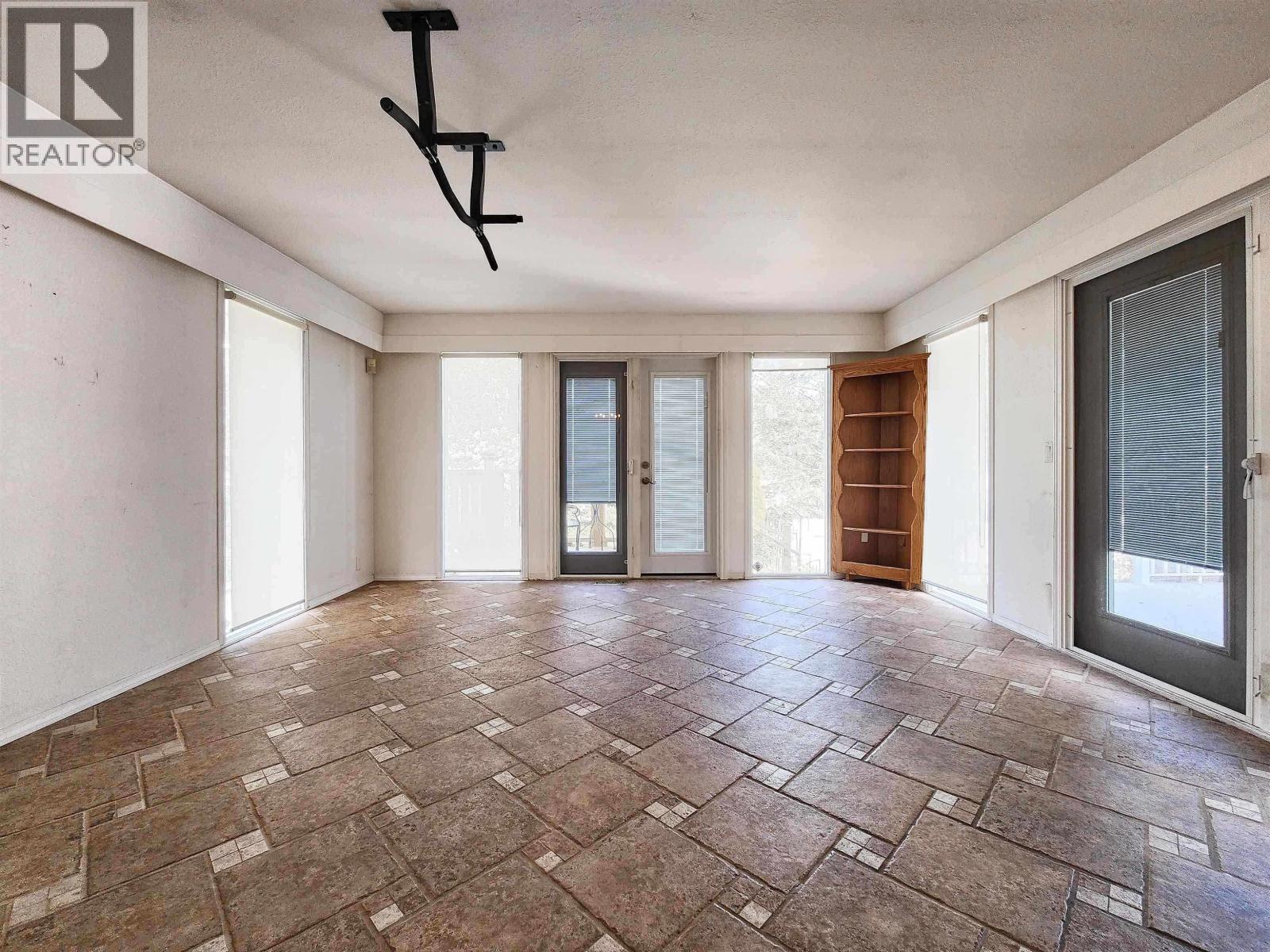 2396 JASPER STREET - 7