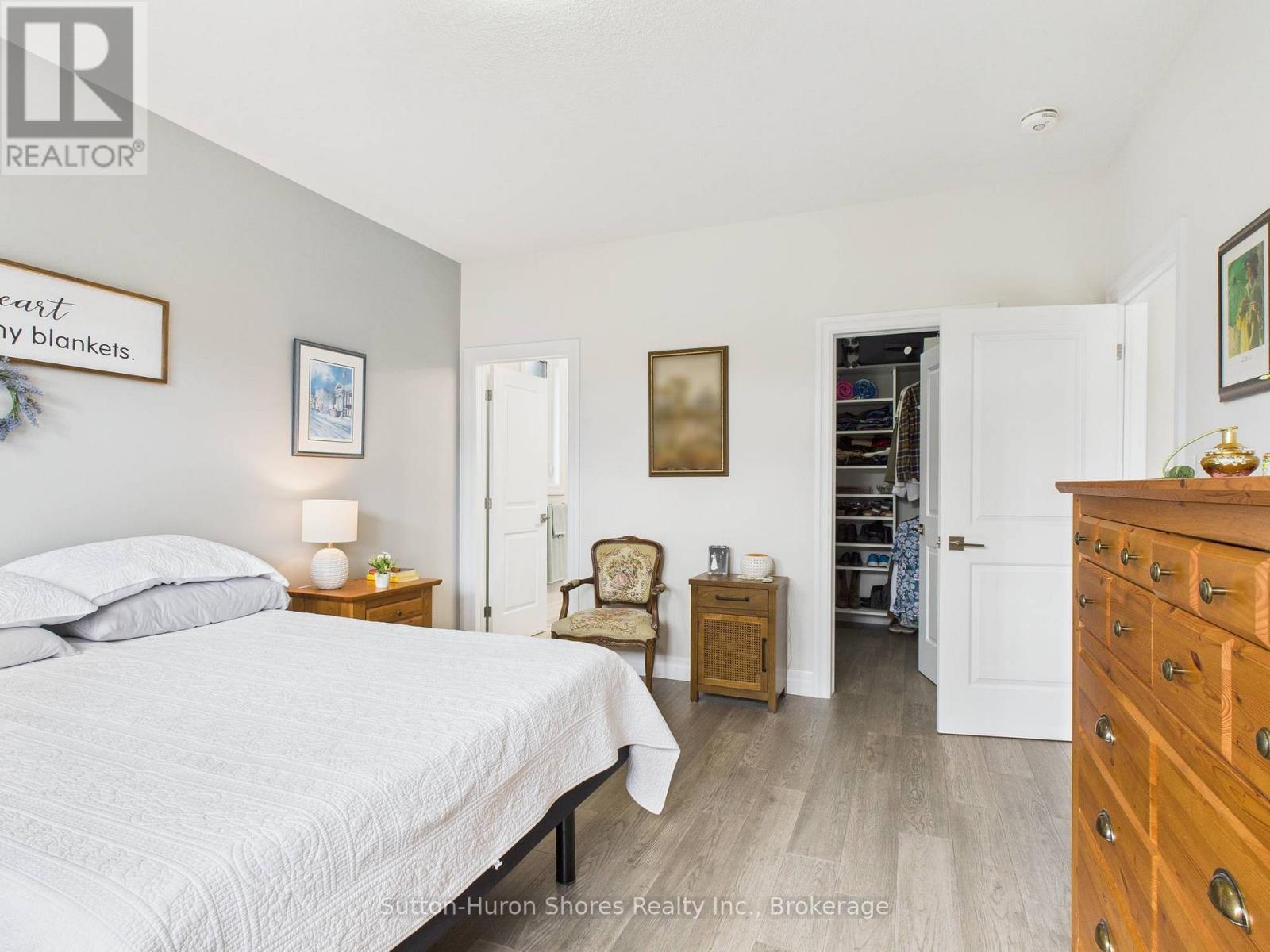 404 DEVONSHIRE ROAD - 20