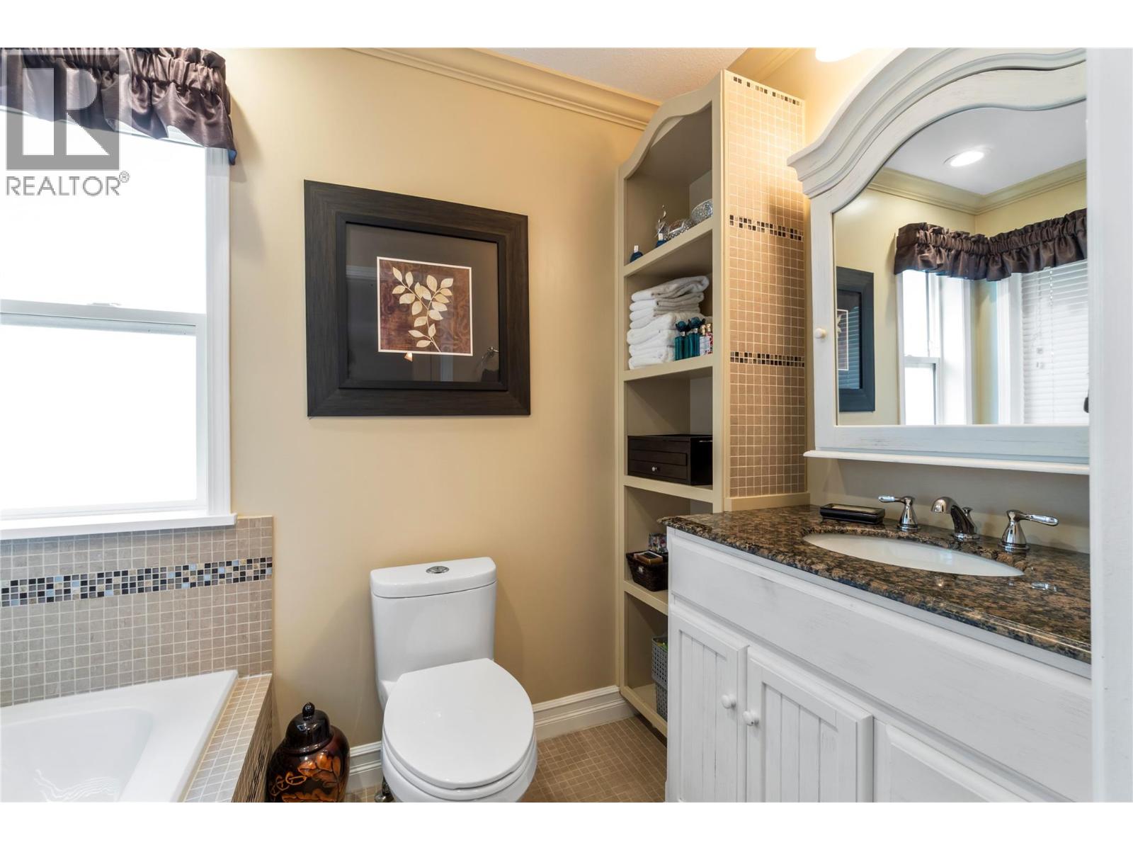  2215 Lakeview Drive, Blind Bay