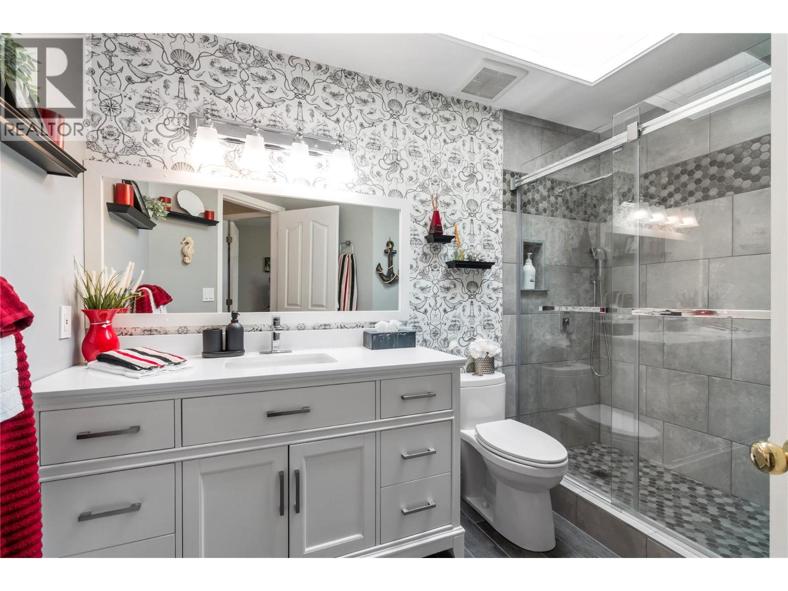 2215 Lakeview Drive - 33