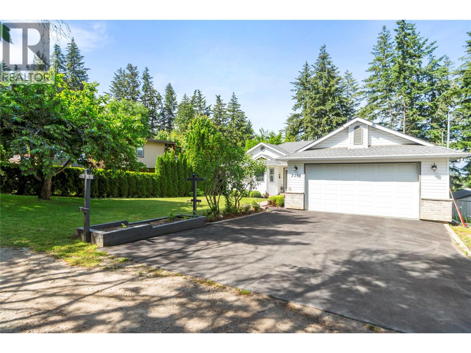 2215 Lakeview Drive - 77