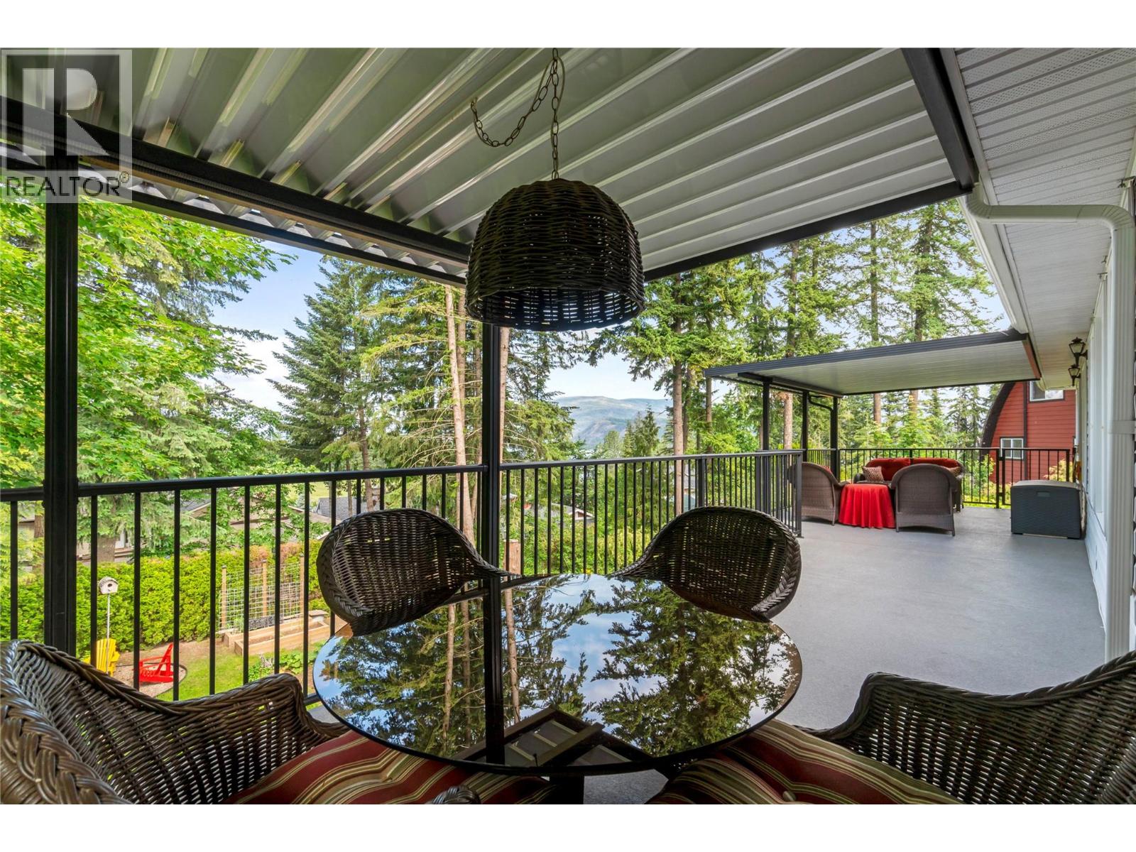 2215 Lakeview Drive, Blind Bay