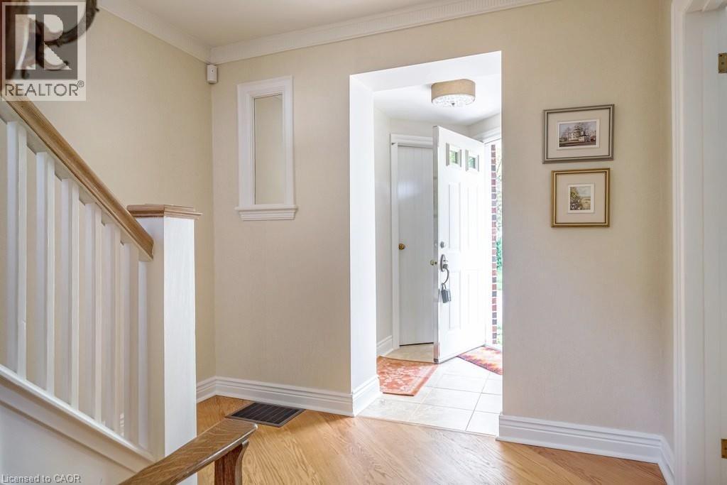 12 BOND Street S - 11