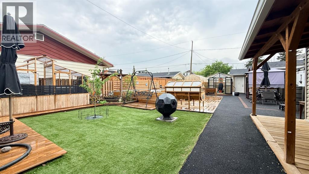 106 1 Street W - 4