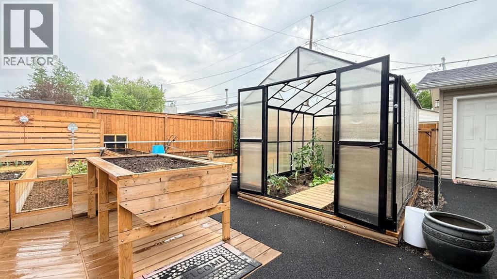 106 1 Street W - 7