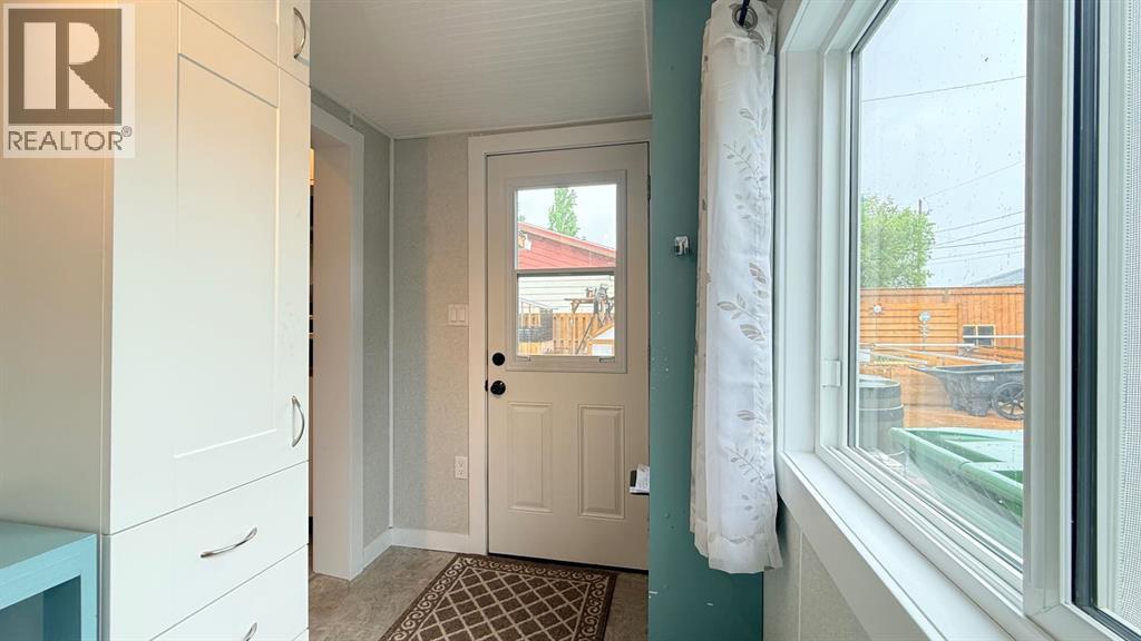 106 1 Street W - 37