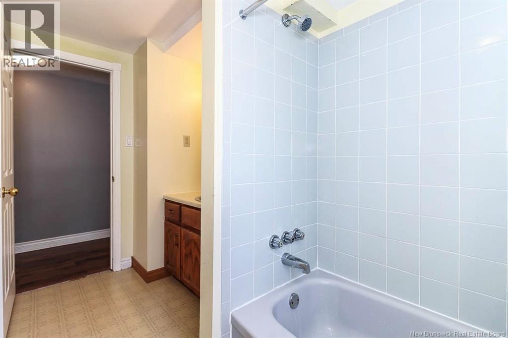 11 Princeton Avenue - 34