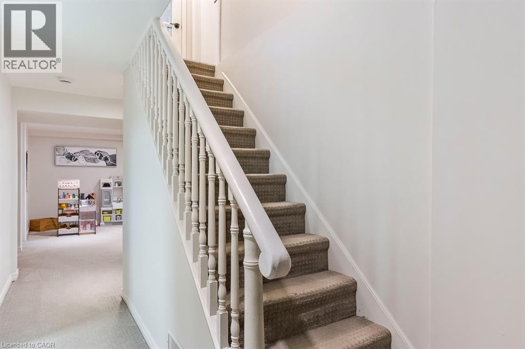 1328 VANCOUVER Crescent - 32