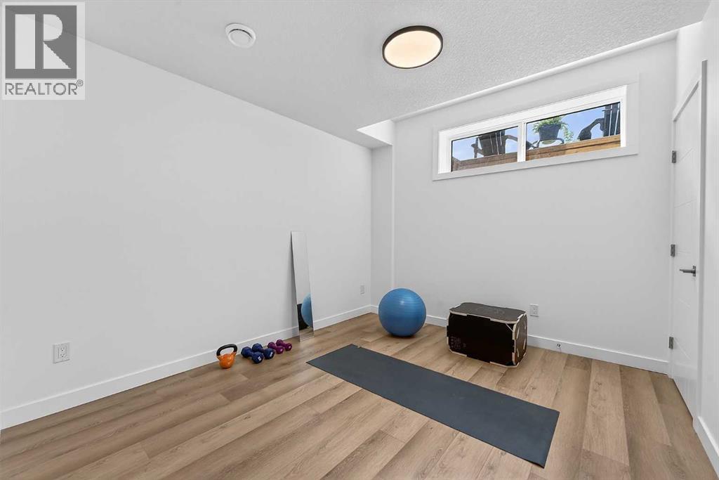 8124 47 Avenue NW - 33