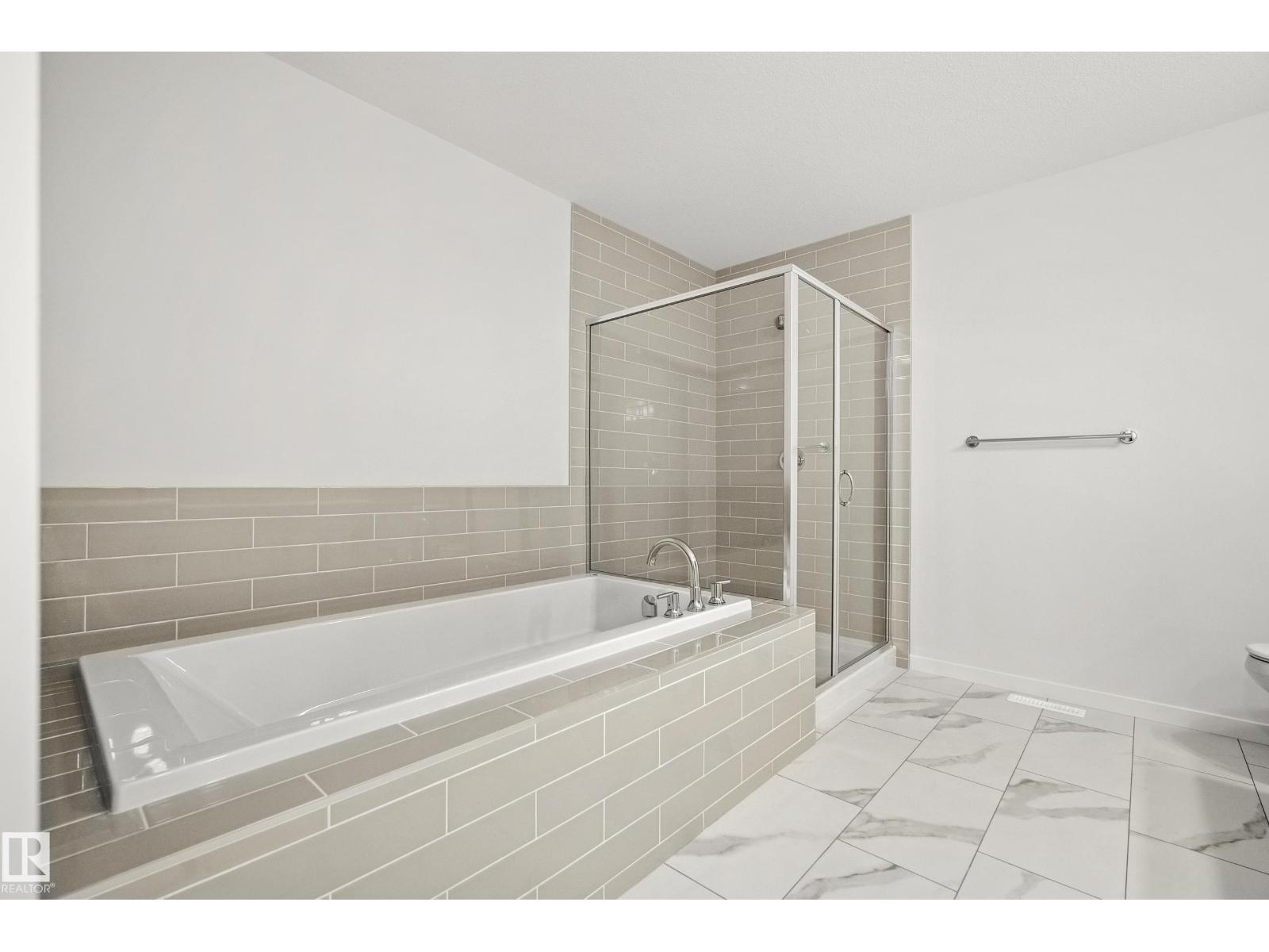 20731 24 AV NW - 31