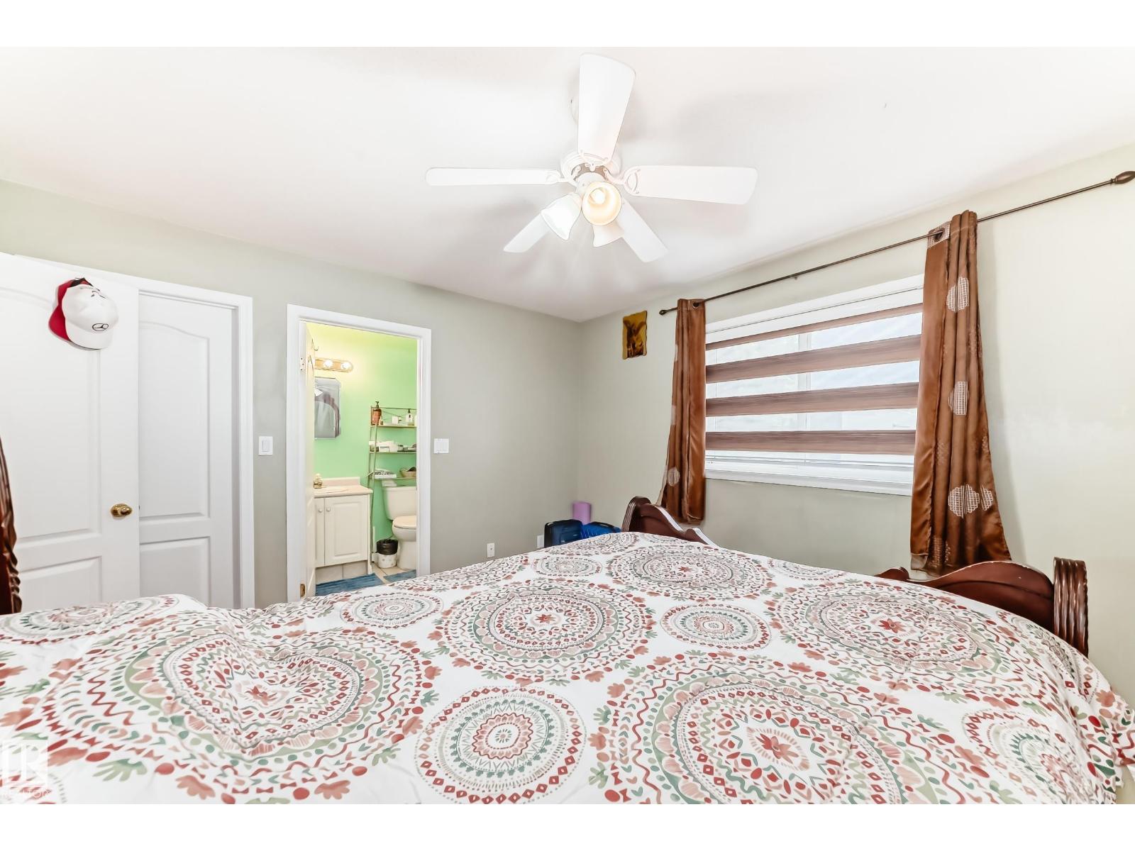 8317 160A AV NW - 22