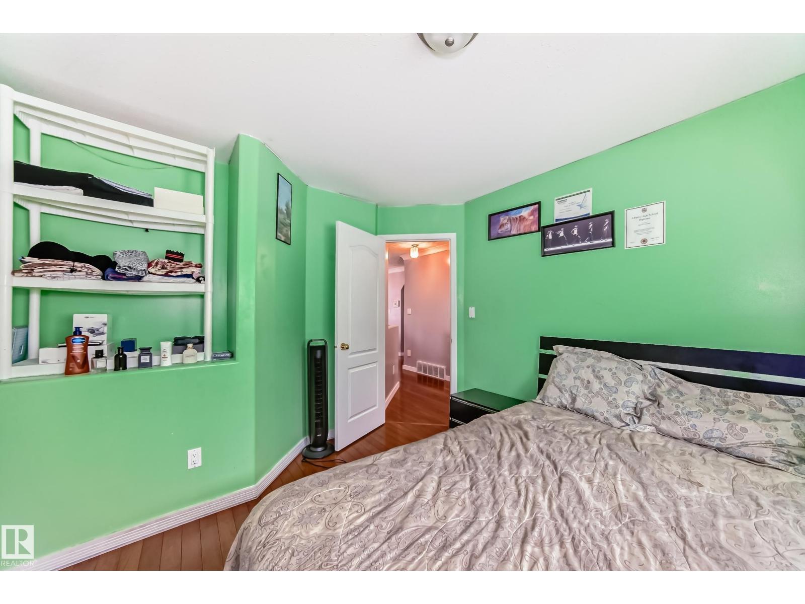 8317 160A AV NW - 26