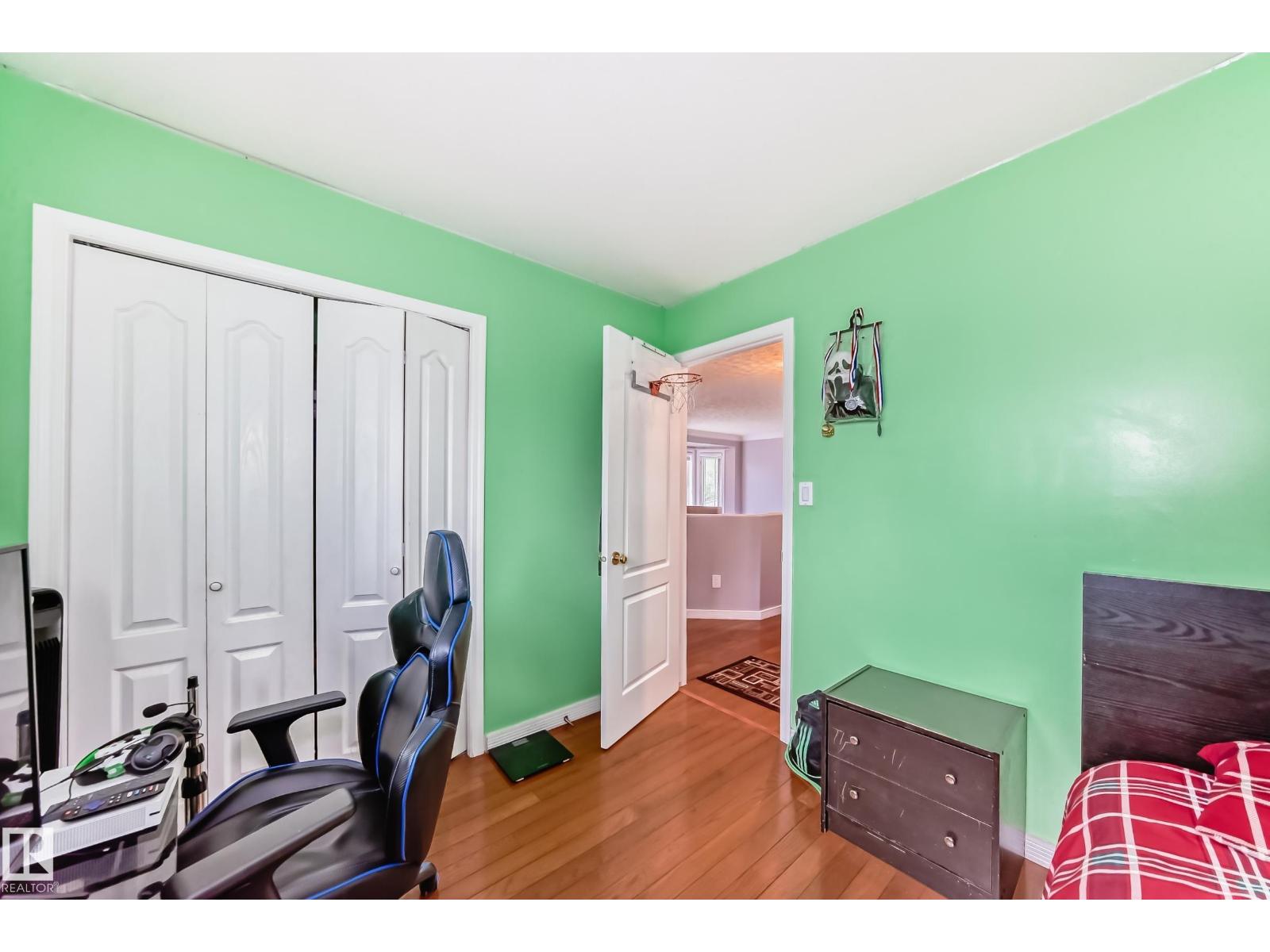 8317 160A AV NW - 28