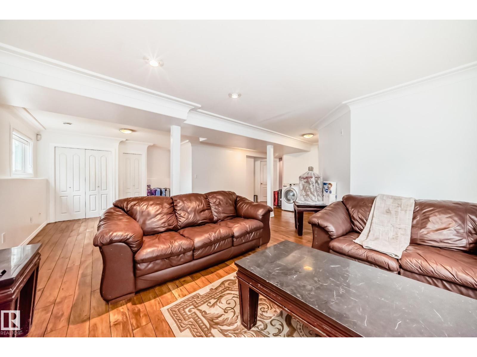 8317 160A AV NW - 34