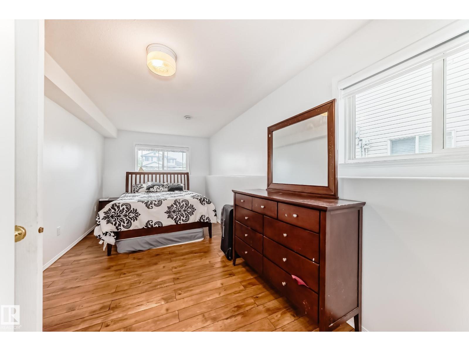 8317 160A AV NW - 38
