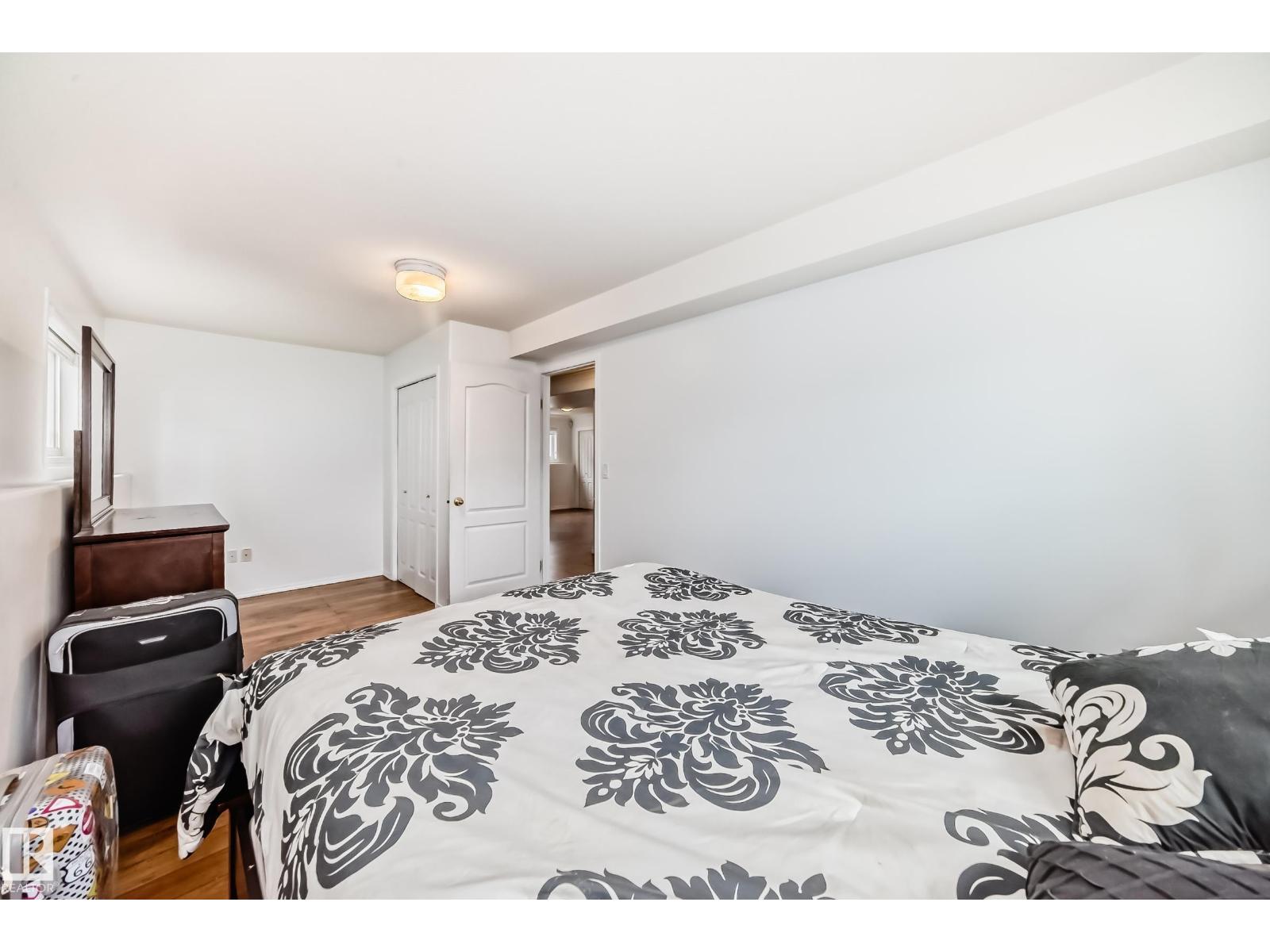 8317 160A AV NW - 39