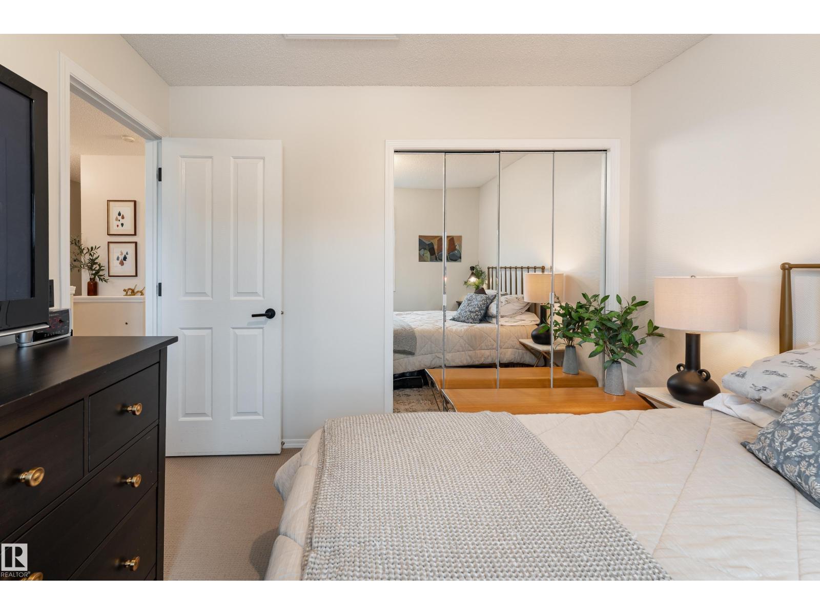 5964 SOUTH TERWILLEGAR BV NW - 23