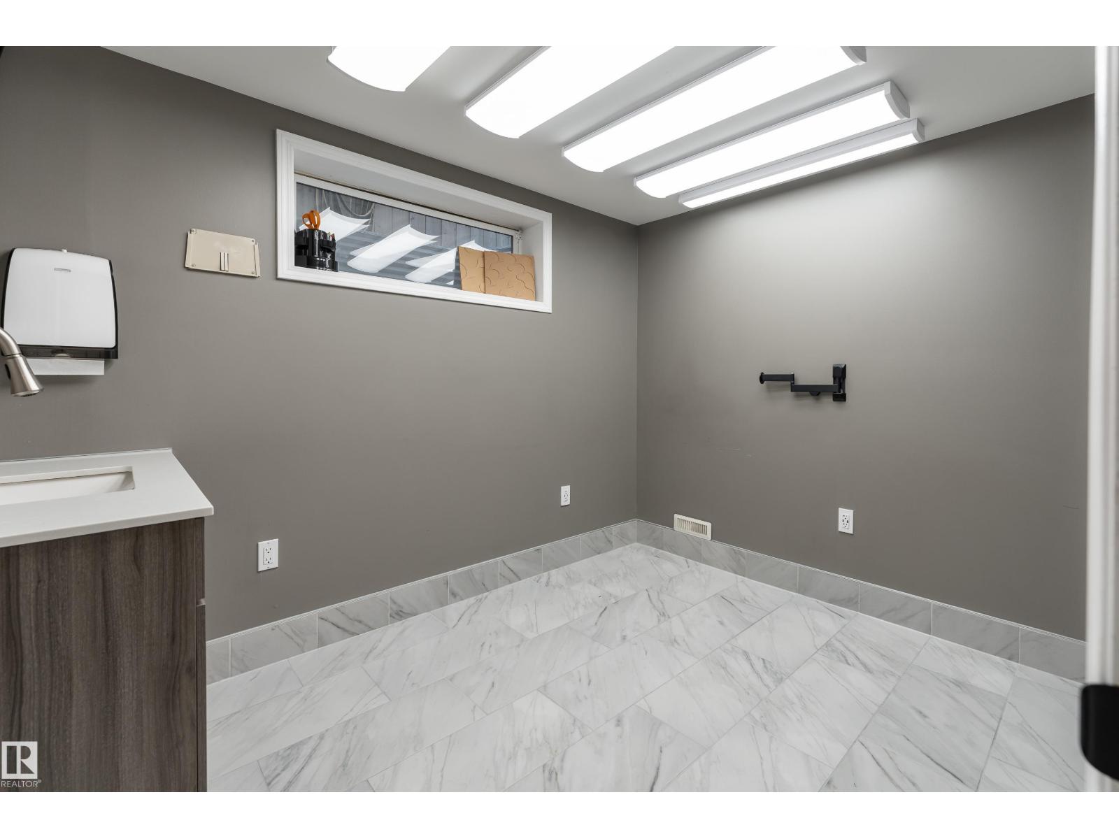 5964 SOUTH TERWILLEGAR BV NW - 27