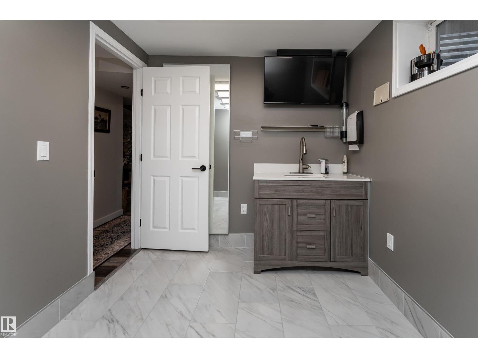 5964 SOUTH TERWILLEGAR BV NW - 29