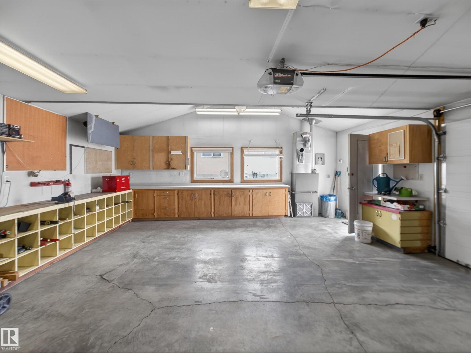14408 77 ST NW - 56