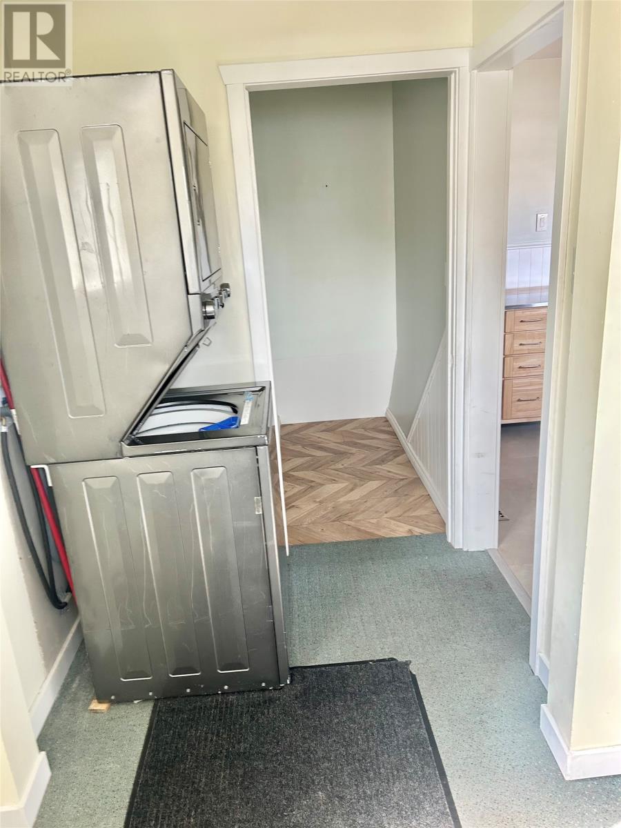 172 Elizabeth Drive - 2