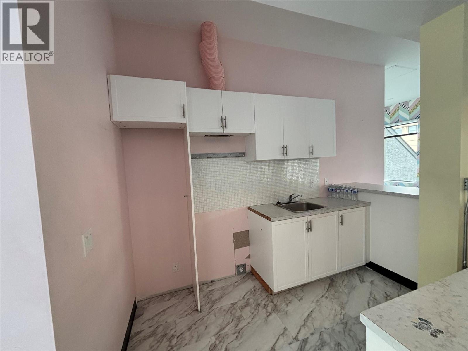 2/3 436 Bernard Avenue, Kelowna