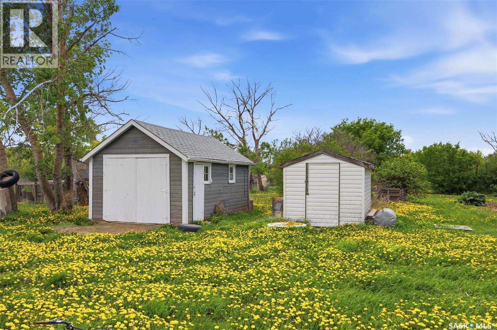 'LAND OF THE LIVING SKIES' ACREAGE - 37
