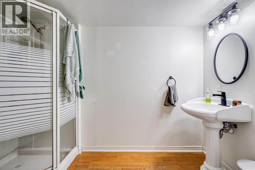 52 Robinson STREET - 31
