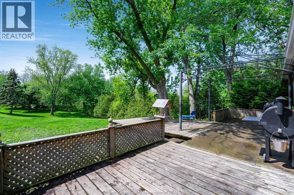 52 Robinson STREET - 38