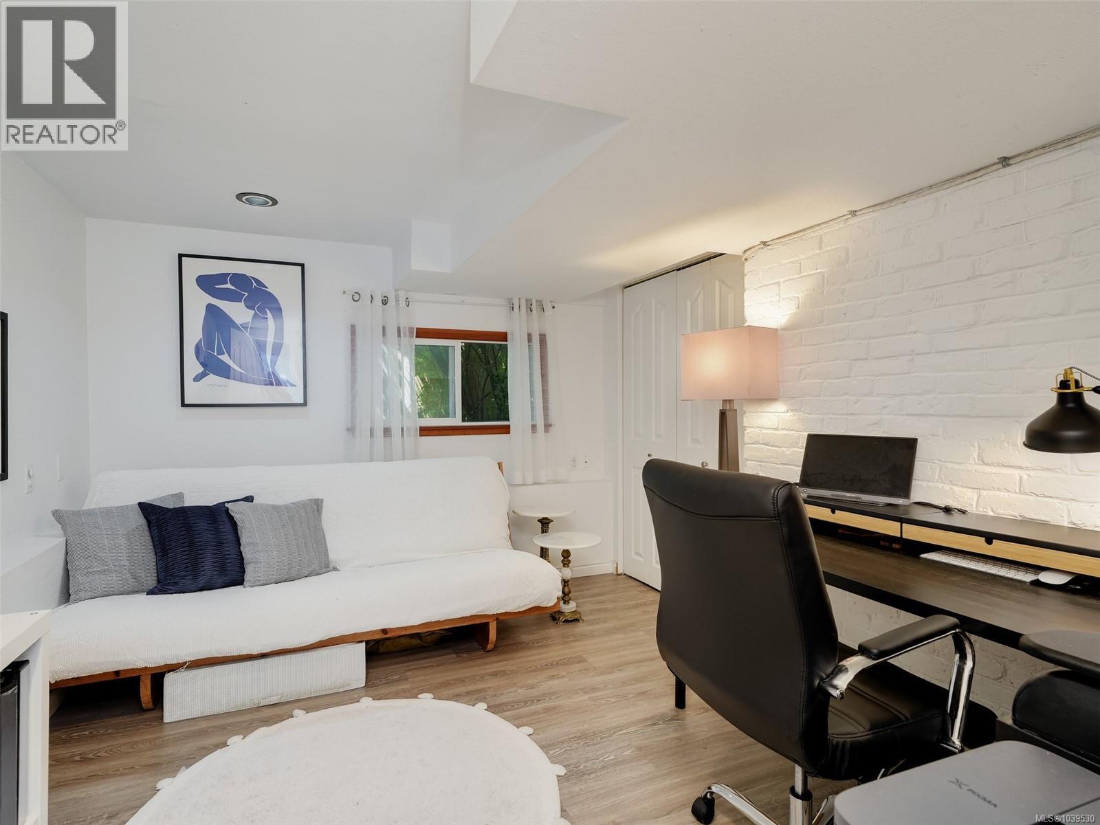 2021 Byron St - 18