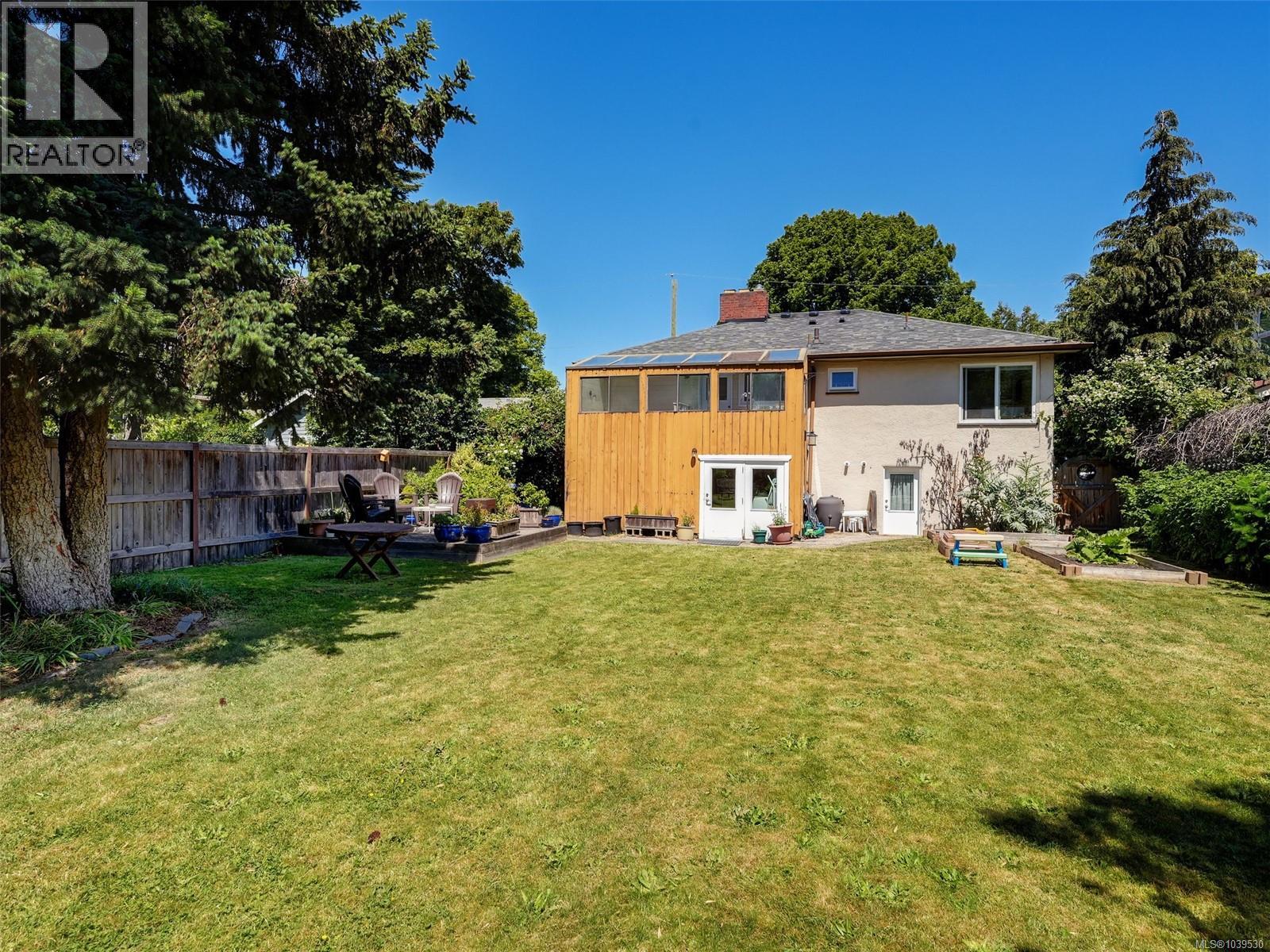 2021 Byron St - 25