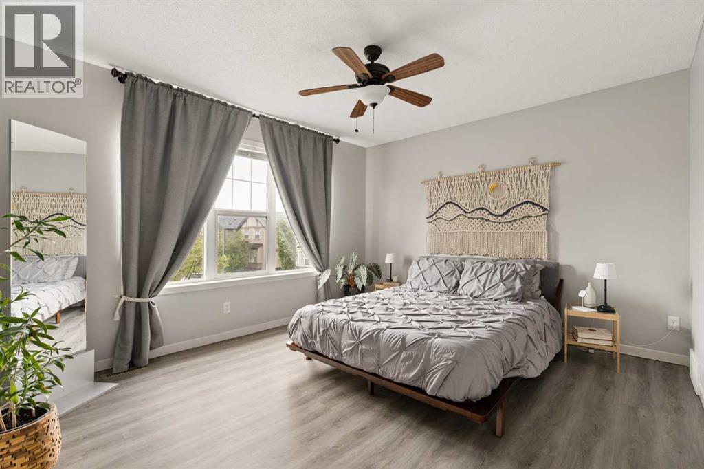 74 Autumn Crescent SE - 11