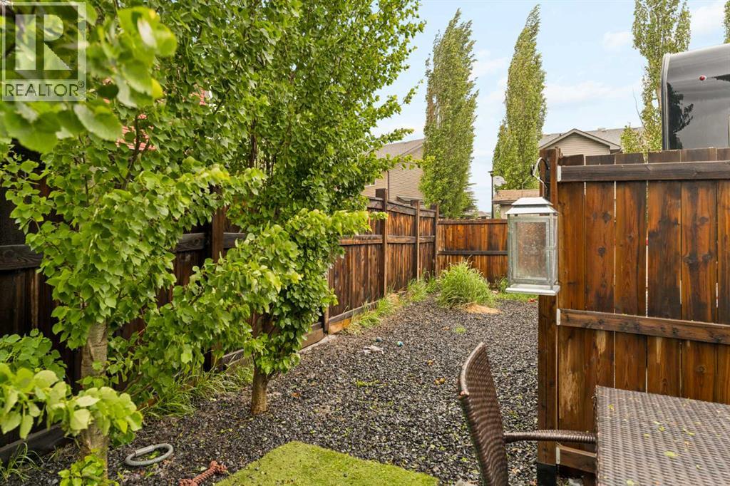 74 Autumn Crescent SE - 22
