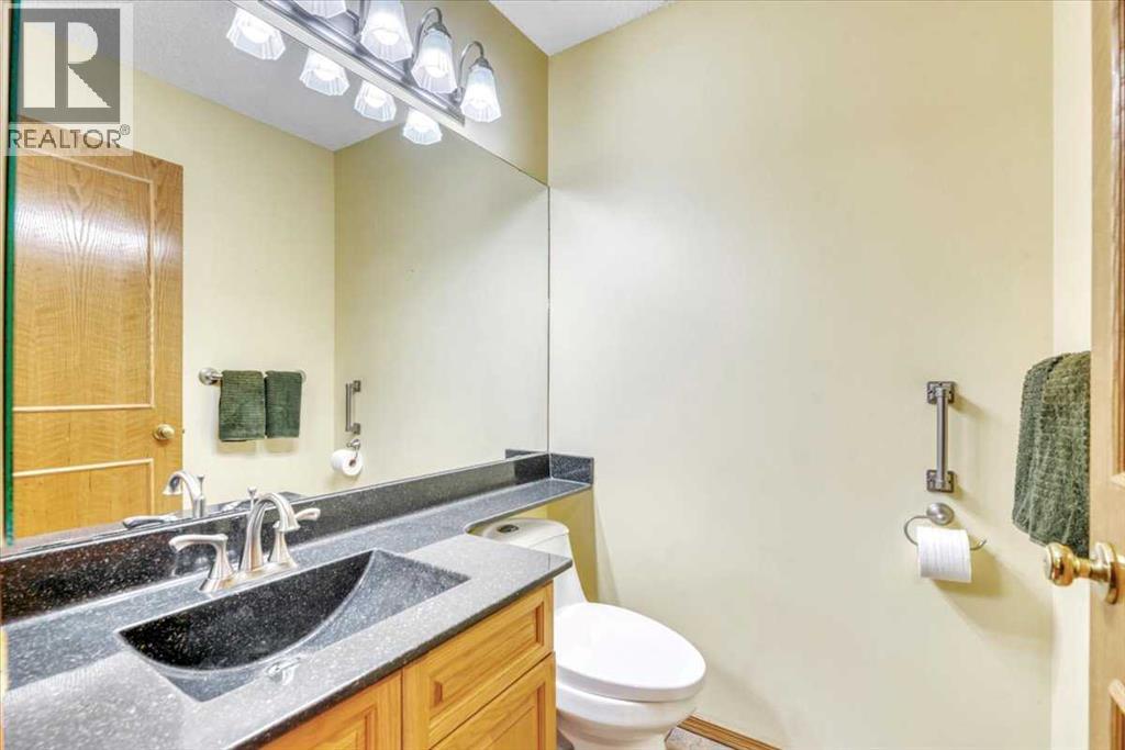231 Mt Victoria Place SE - 16