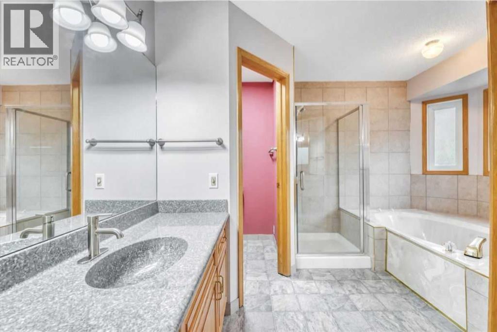 231 Mt Victoria Place SE - 21