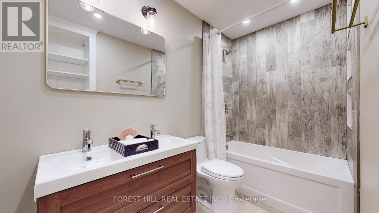 60 HILLVIEW DRIVE - 11