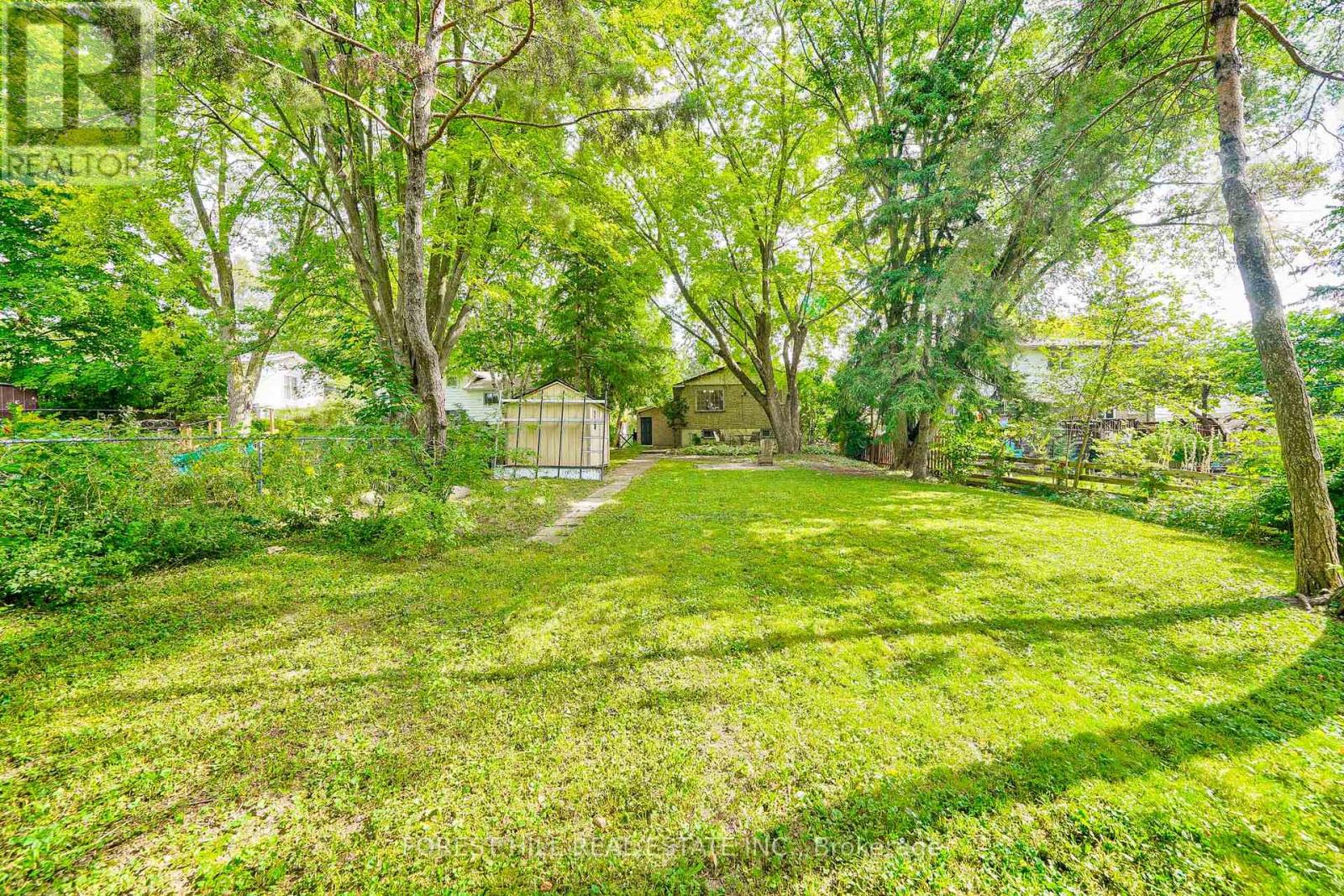 60 HILLVIEW DRIVE - 24